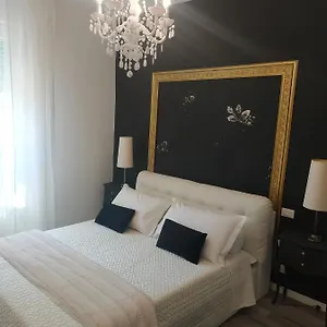Aurora Flowers - Two And Free Parking Near Center And Train Station Appartamento